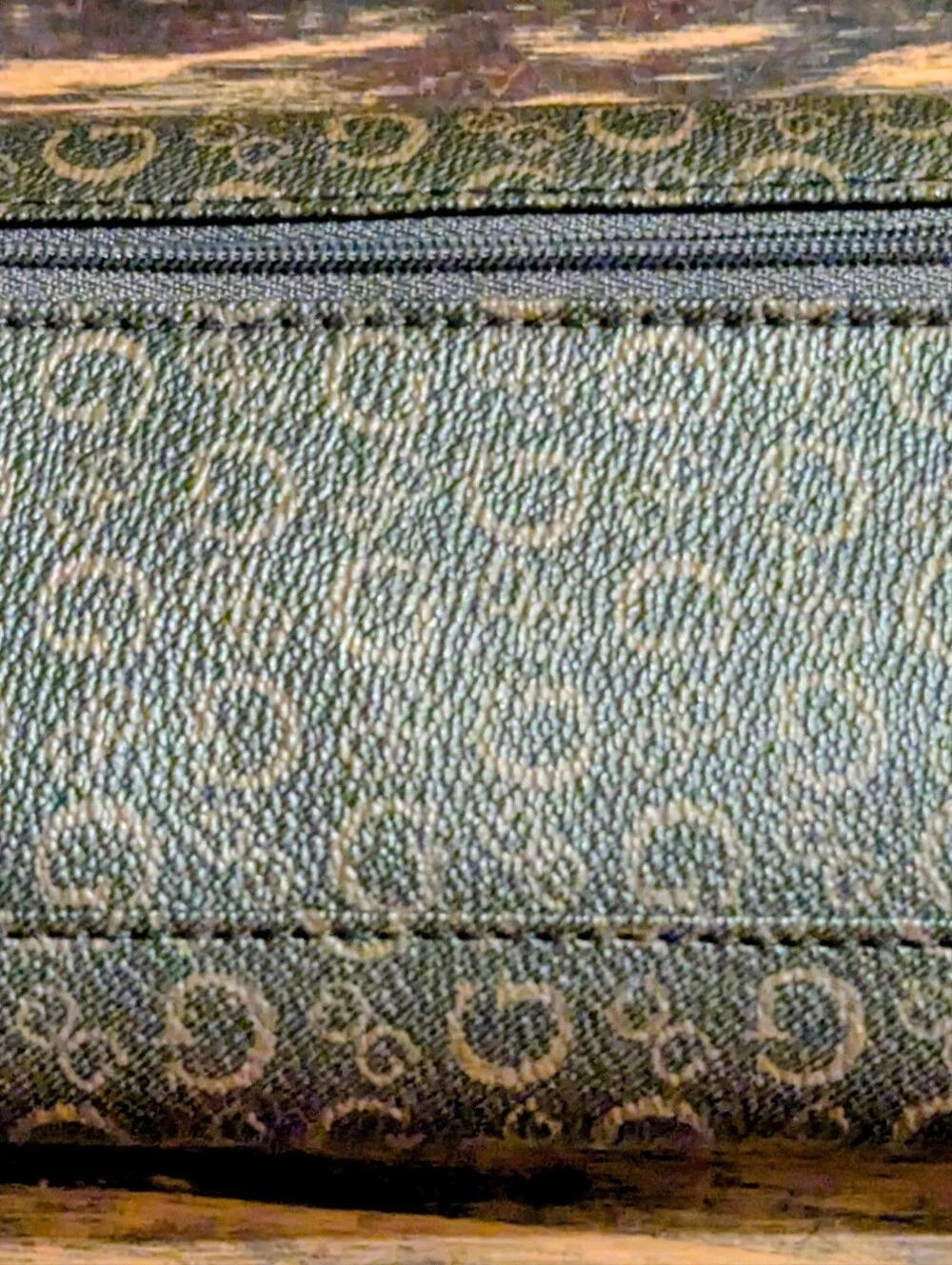 Guess Beige Trifold Wallet with Logo ID Window